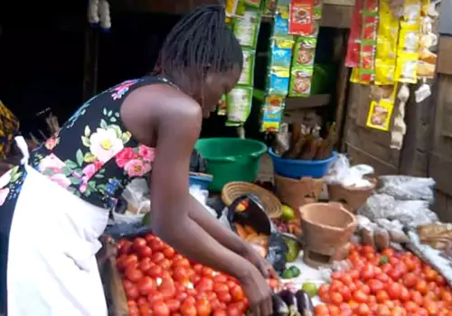 girl working in the market
